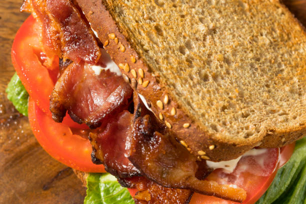 домашний бекон blt сэндвич - sandwich delicatessen bacon lettuce and tomato mayonnaise стоковые фото и изображения