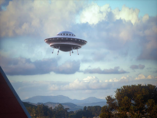 istock Unidentified Flying Object Over The City 1295383711