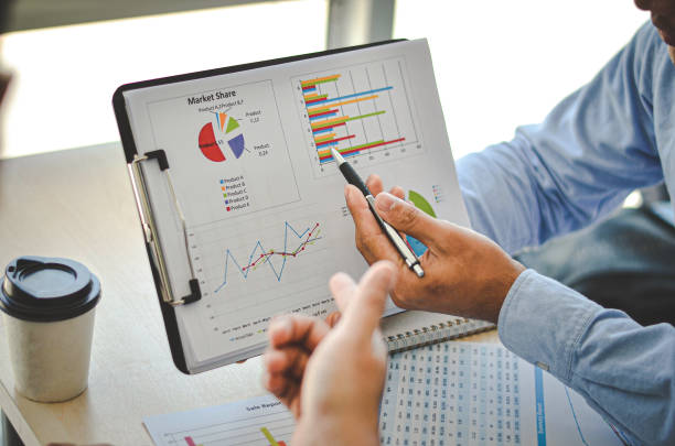 istock Business people are teaching workforce planning. For business benefit 1295445479