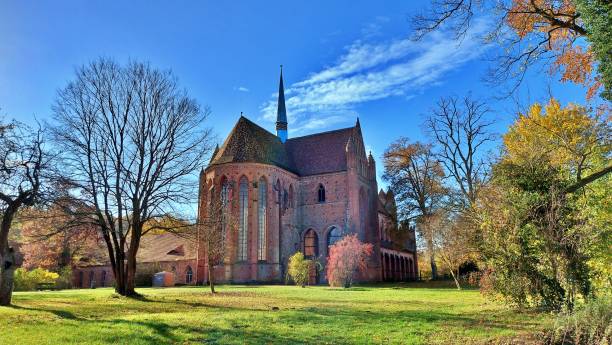 Park around Chorin Monastery, Amtssee im Barnim in autumn