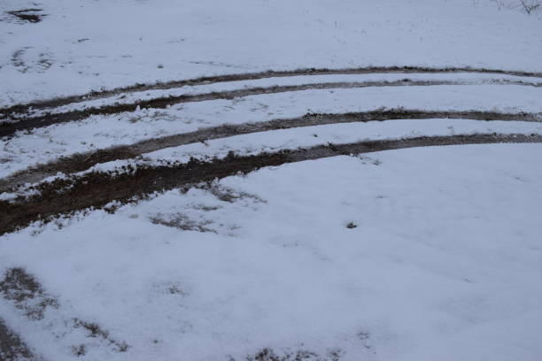 istock tire marks in the snow 1295594600