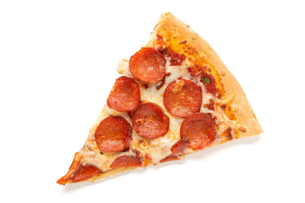 scheibe pizza isoliert auf weißem hintergrund - pepperonipizza stock-fotos und bilder