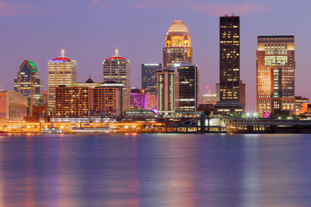 istock Louisville Skyline - Kentucky 1295694731