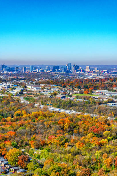 내슈빌의 먼 스카이 라인 - nashville tennessee downtown district city 뉴스 사진 이미지