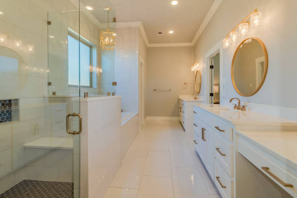 istock Creme and gold colored bathroom 1295739200