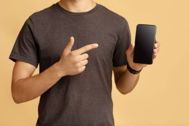istock Client advice, gadget review and modern advertising 1295750779