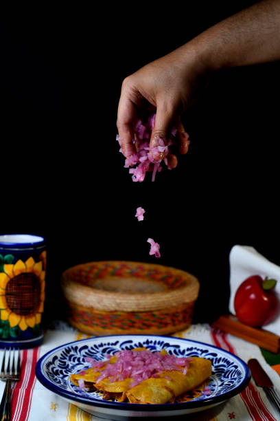 istock Add red onion to traditional Mexican tacos 1295753748