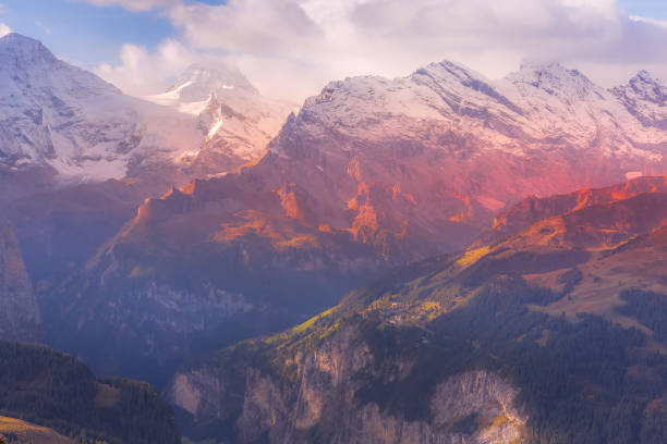 panorama delle alpi svizzere prima neve, svizzera - jungfraujoch jungfrau bernese oberland monch foto e immagini stock