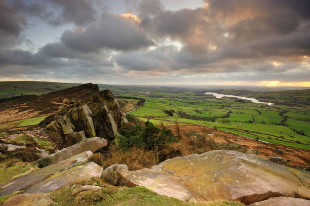 the roaches, peak district national park, england uk - moor stock-fotos und bilder