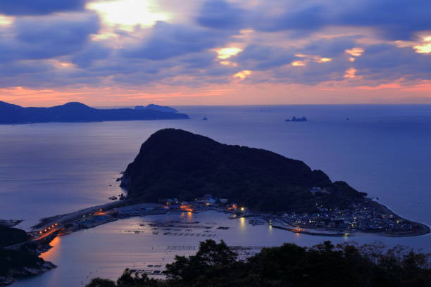 istock Kashiwa Island,At dusk,Winter (Otsuki Town, Kochi Prefecture) 1295797236