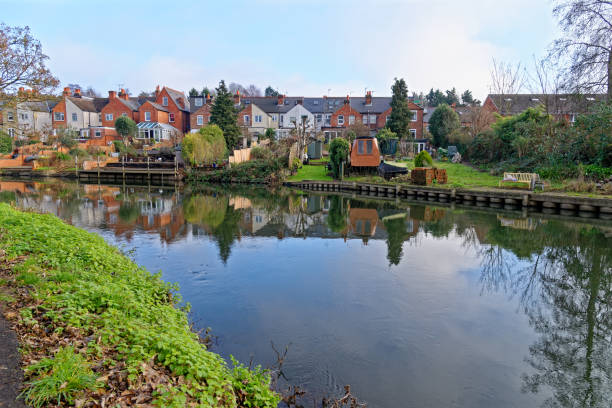 istock River Kennet and Avon Canal - Reading UK 1295805571