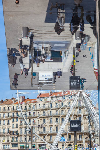 프랑스 마르세유에 있는 노먼 포스터 파빌리온 - marseille provence 2013 뉴스 사진 이미지