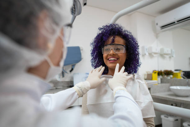 Teeth whitening Patient, Purple, Hair, Dental office, Afro purple hair stock pictures, royalty-free photos & images