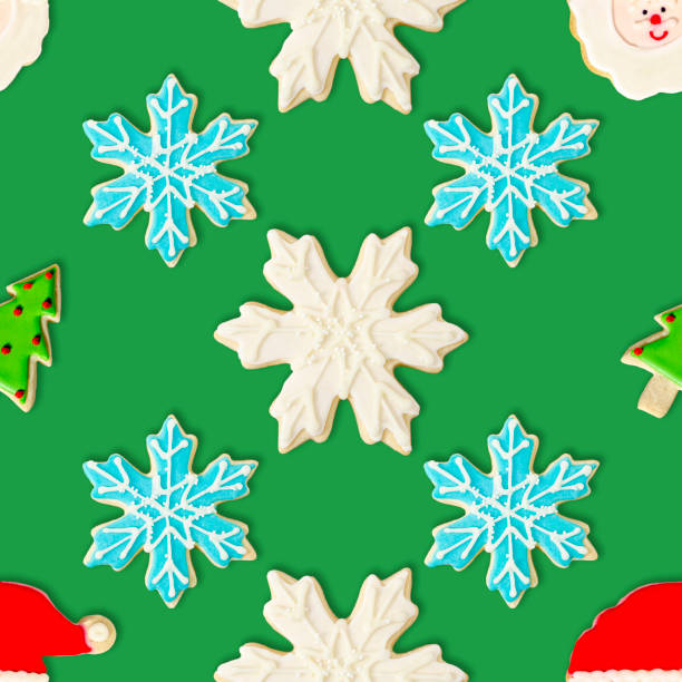 Holiday, Christmas Tree, Santa and Snowflake: Christmas Wreath created using festive decoratively iced Christmas Cookies Christmas Tree, Santa and Snowflake: A Christmas Wreath has been created using festive decoratively iced Christmas Cookies round sugar cookie stock pictures, royalty-free photos & images