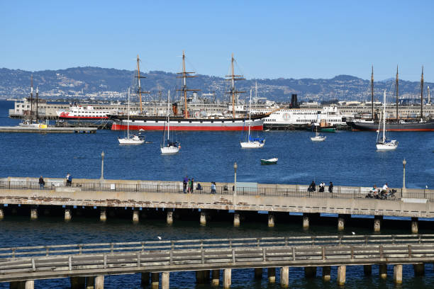 aquatic park cove a san francisco - hyde street foto e immagini stock