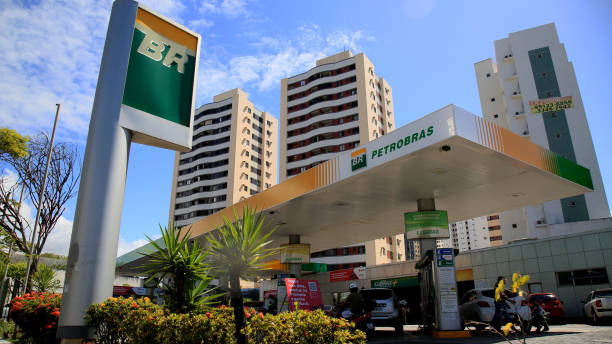 азс petrobras - oil rig brazil oil industry petroleum стоковые фото и изображения