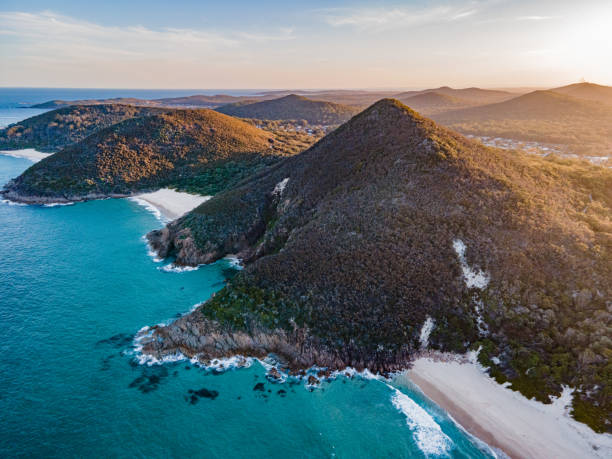 vue aérienne de plage de zénith - port stephens new south wales australia coastline photos et images de collection