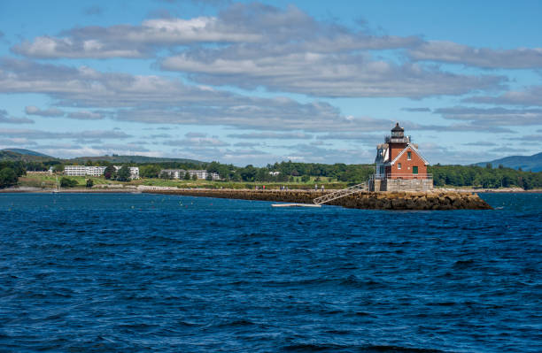 Rockland Breakwater Lighthouse Rockland Breakwater Lighthouse near Rockland, Maine groyne stock pictures, royalty-free photos & images