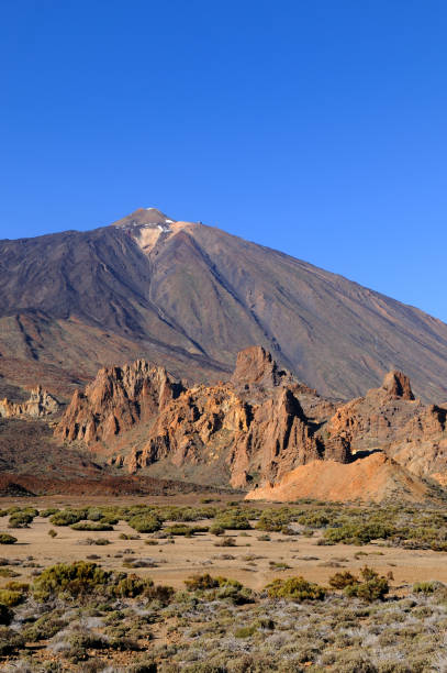 el teide mountain, tenerife, canary islands, spain - clear sky spain tenerife canary islands imagens e fotografias de stock