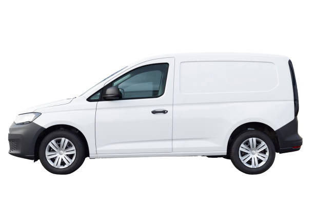 minivan blanco aislada sobre fondo blanco con trayectoria de recorte - vehículo particular terrestre fotografías e imágenes de stock