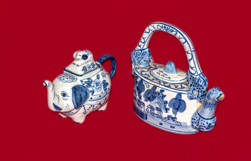 Blue Pottery is widely recognized as a traditional craft of Jaipur of Central Asian origin