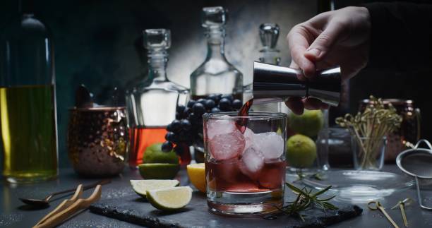 istock A vlogger is demonstrating how to make drinks at home 1296138705