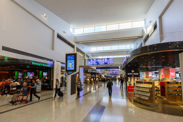 los angeles airport lax tom bradley international terminal en californie - 11827 photos et images de collection