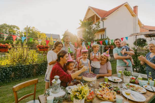 istock An outdoors birthday party 1296162095
