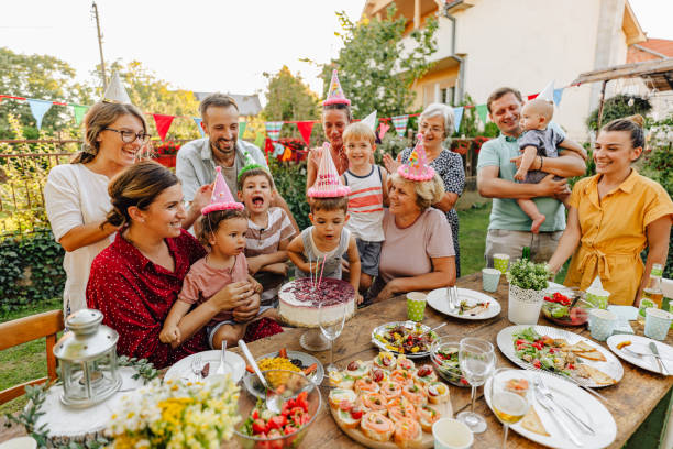istock An outdoors birthday party 1296162283