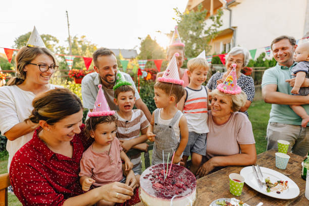 istock An outdoors birthday party 1296163175