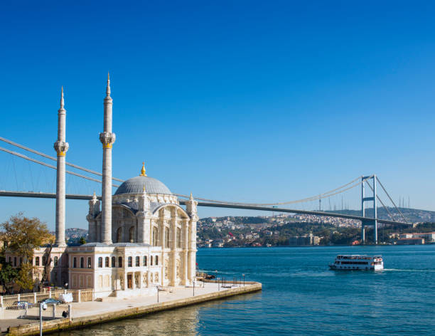 오르타코이 모스크와 터키 이스탄불의 보스포러스 다리 - ortakoy mosque bridge bosphorus istanbul 뉴스 사진 이미지