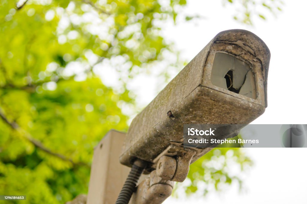 Rusty Security Camera Broken Rusty Old Cctv Camera Stock Photo - Download Image Now ...