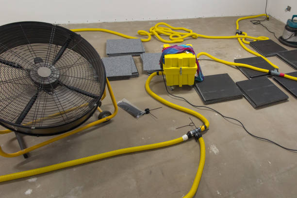 istock Drying a concrete floor under a fabric covering. 1296227828