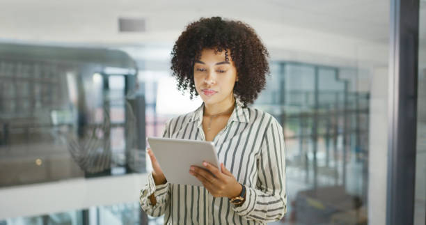 istock The less paper the easier to move around 1296270301