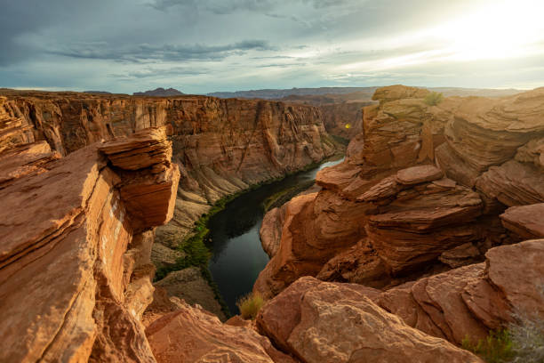 courbure de chaussure de cheval : le fleuve colorado - grand canyon photos et images de collection