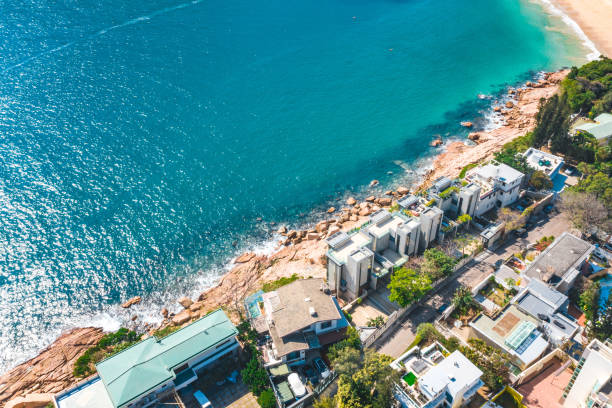 vista de drones de shek o, isla de hong kong - clear sky hong kong island hong kong china fotografías e imágenes de stock