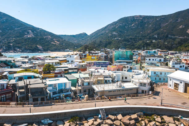 drohnenansicht von shek o, hong kong island - clear sky village landscape landscaped stock-fotos und bilder