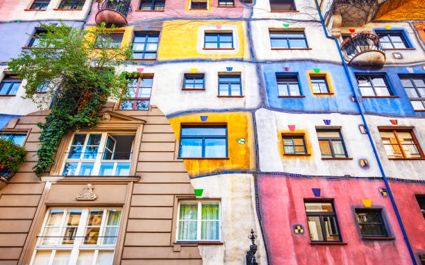 Hundertwasser house in Vienna, Austria Hundertwasser house in Vienna, Austria travel photo hundertwasser house stock pictures, royalty-free photos & images