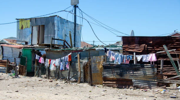 vida en el municipio - pobreza - poor area fotografías e imágenes de stock