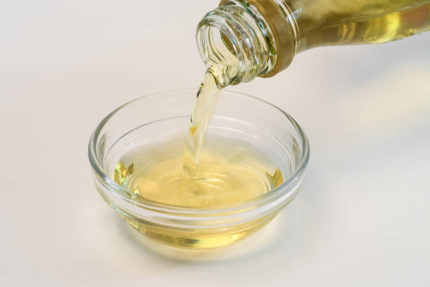 istock Pouring Lime Juice in a Bowl 1296398071