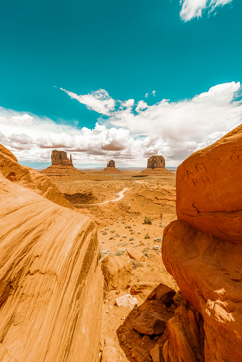 A red-sand desert region on the Arizona and Utah border known for the towering sandstone buttes.