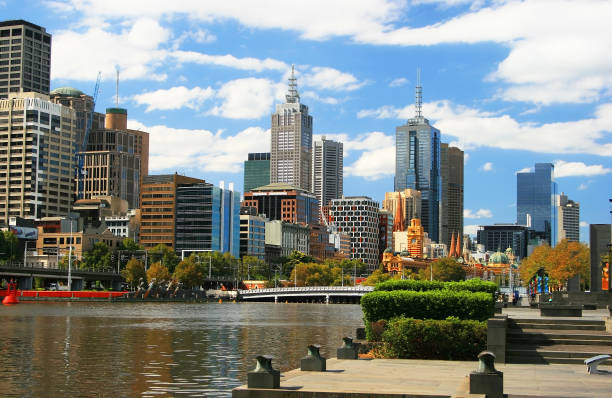 melbourne skyline - melbourne cityscape clear sky day imagens e fotografias de stock