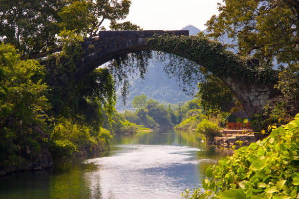 fuli bridge - bridge beauty in nature travel destinations yangshuo stock-fotos und bilder