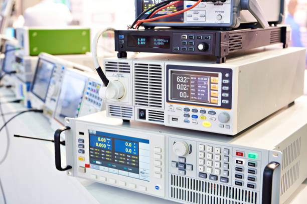 Power supplies and electronic measuring devices in the laboratory