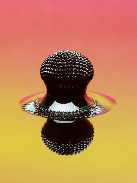 macro de estructura ferrofluida - ferrofluid fotografías e imágenes de stock
