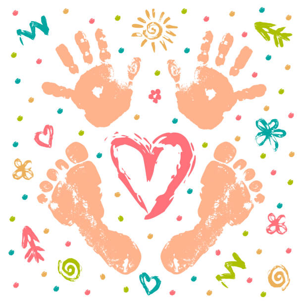 어린이 손가락 그림 세트 : 각인 된 아기 손바닥과 발, 태양, 꽃, 심장, 번개, 화살, 나선형, 점. handmade. 디자인용 템플릿입니다. 스톡 벡터 일러스트레이션. 격리 - baby toe stock illustrations