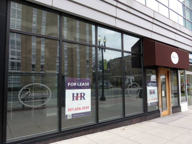 Retail Rental 400+ For Lease Storefront Stock Photos, Pictures & Royalty-Free Images ...