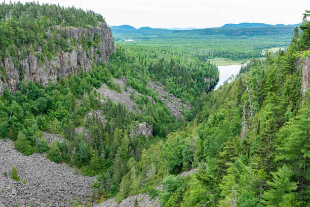 ouimet canyon provincial park - thunder bay canada ontario provincial park imagens e fotografias de stock