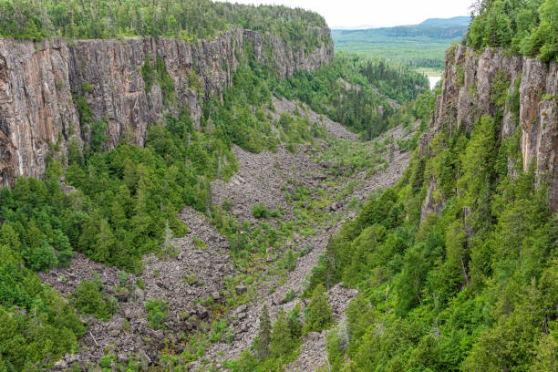 ouimet canyon provincial park - thunder bay canada ontario provincial park imagens e fotografias de stock