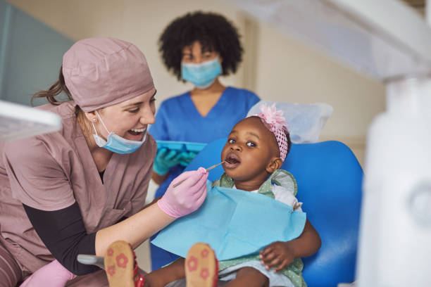 istock The best paediatric dentists have the biggest hearts 1296609484